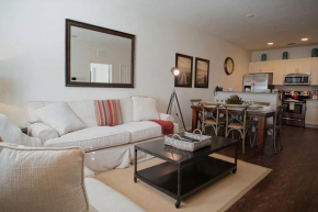 2900 - 4 miles to Disney Quiet and Relaxing Villa in West Lucaya Village THEMED ROOM